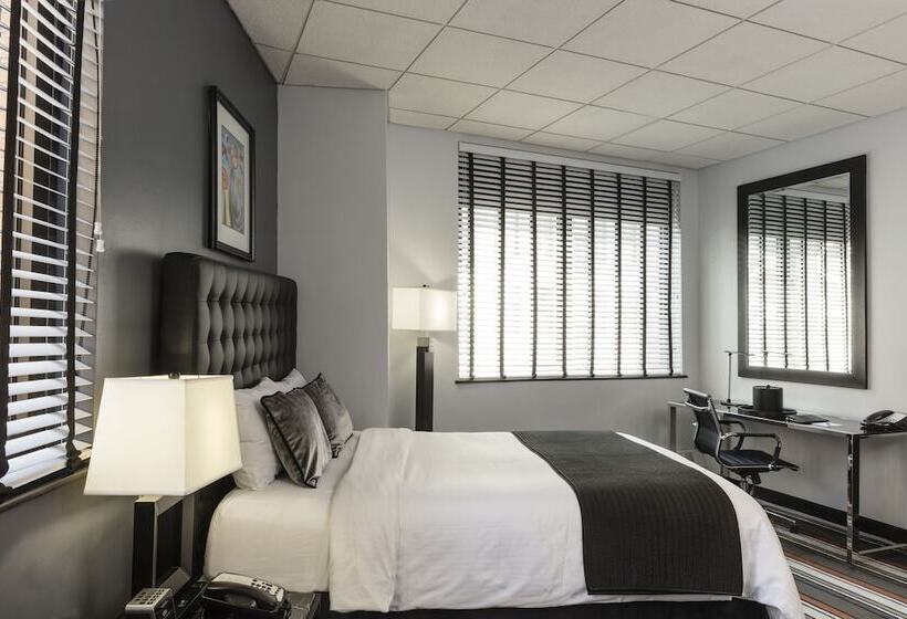 高级大房间, Broadway Plaza