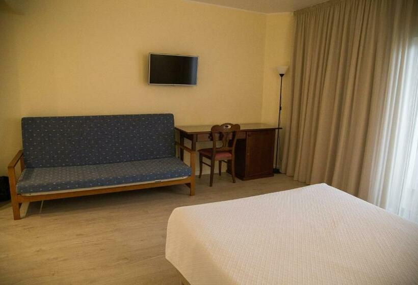 اتاق خانوادگی, Dom Fernando