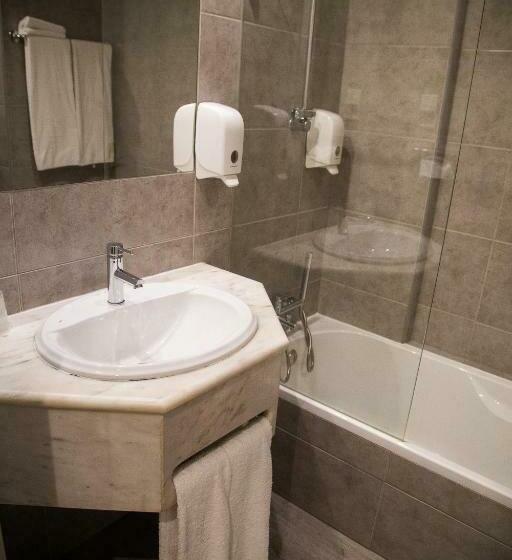 اتاق خانوادگی, Dom Fernando