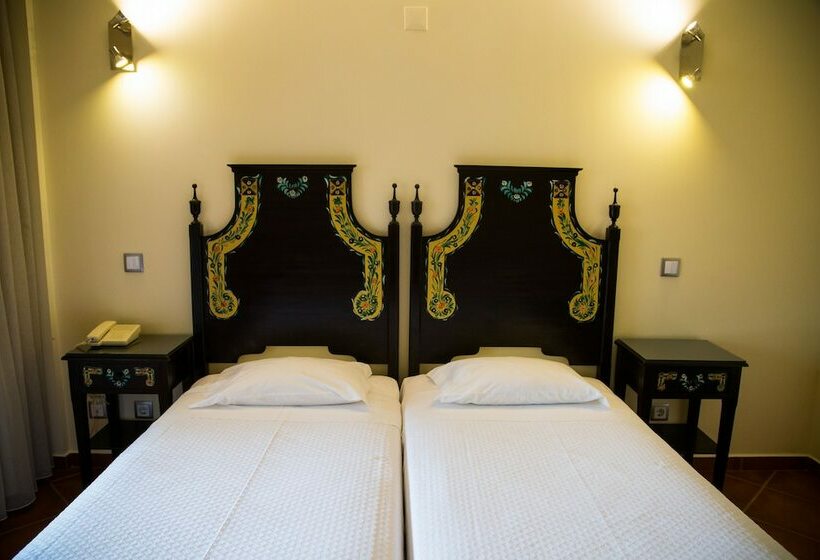 اتاق کلاسیک سه تخته, Dom Fernando