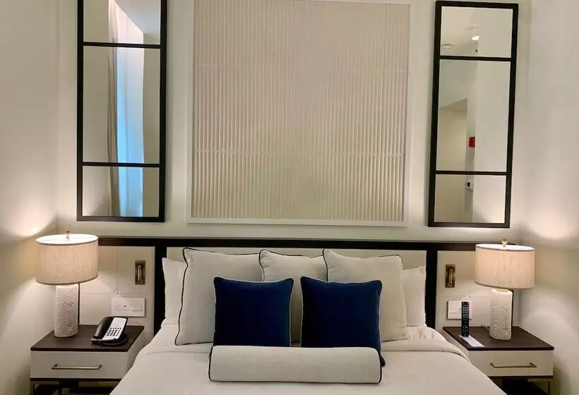 اتاق دلوکس مخصوص معلولین, Eurostars The Chemists' Club