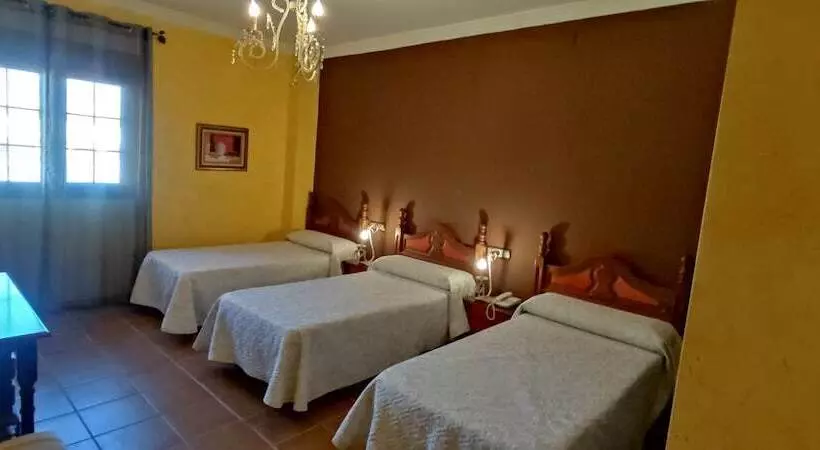 Habitació Triple Estàndard, El Doncel