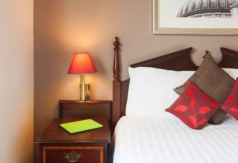 Номер Стандарт, Ibis London Earls Court
