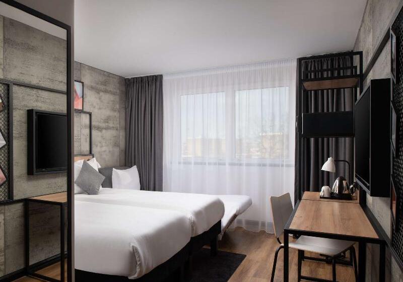 Номер Стандарт, Ibis London Earls Court