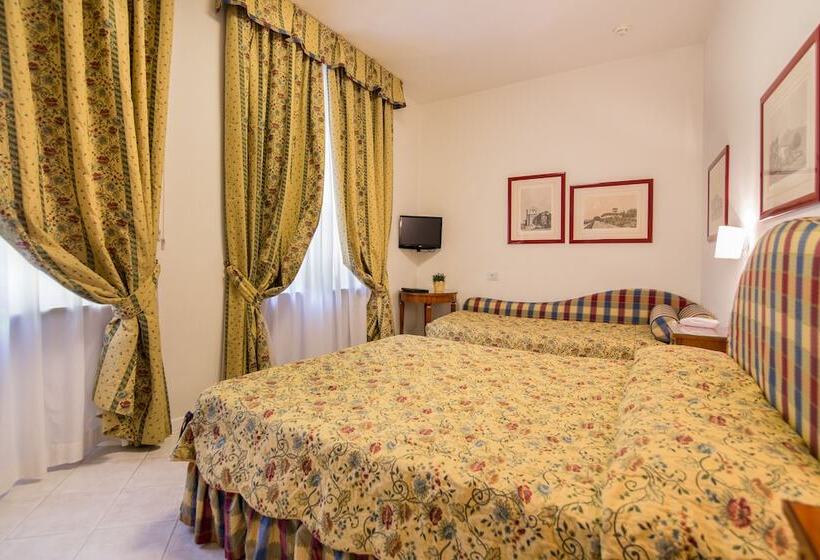 اتاق استاندارد سه نفره, Italia