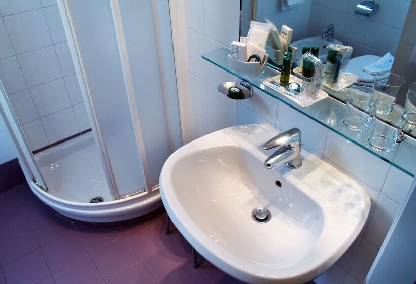 标准间, Meridiana