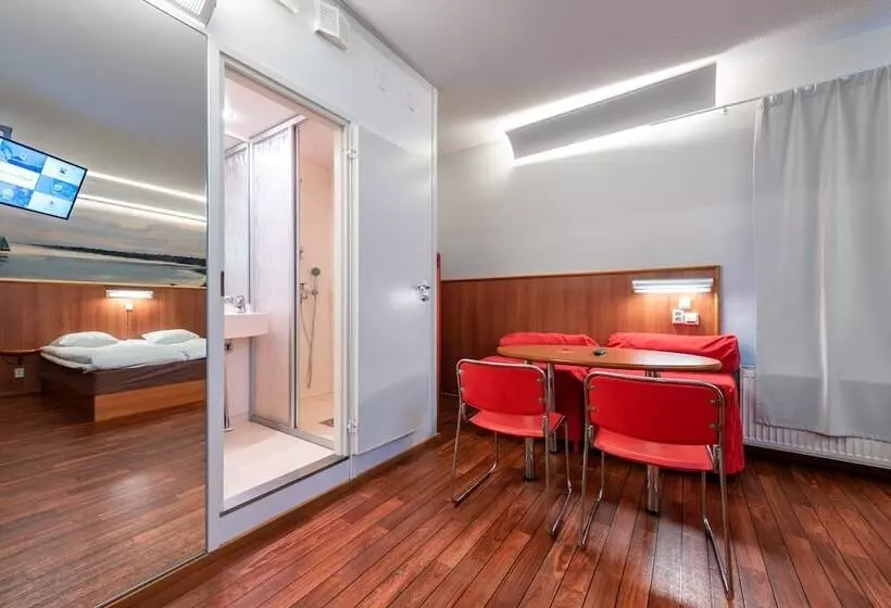 اتاق خانوادگی, Omena Hotel Turku Humalistonkatu
