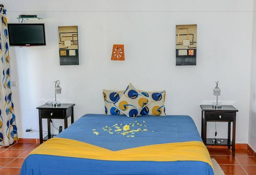 스탠다드 스튜디오, Pedras Da Rainha