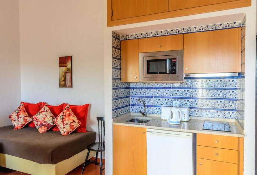 스탠다드 스튜디오, Pedras Da Rainha