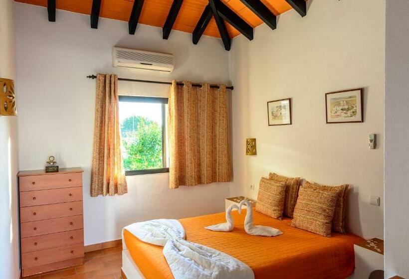 침실 1개 아파트, Pedras Da Rainha