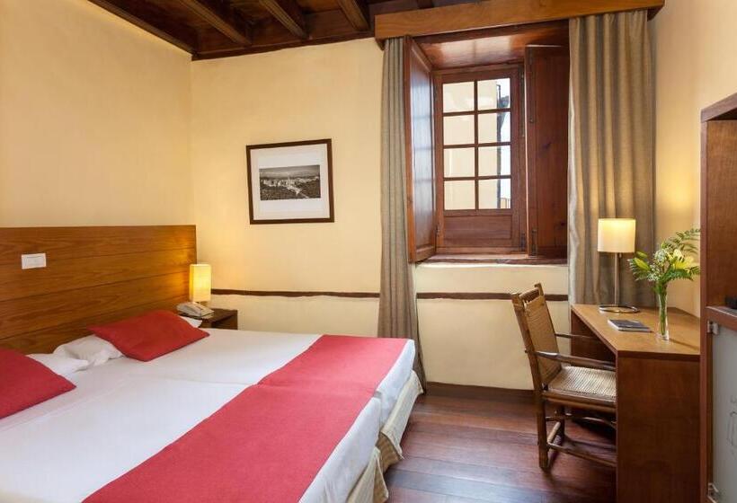Номер Стандарт, Livvo La Quinta Roja