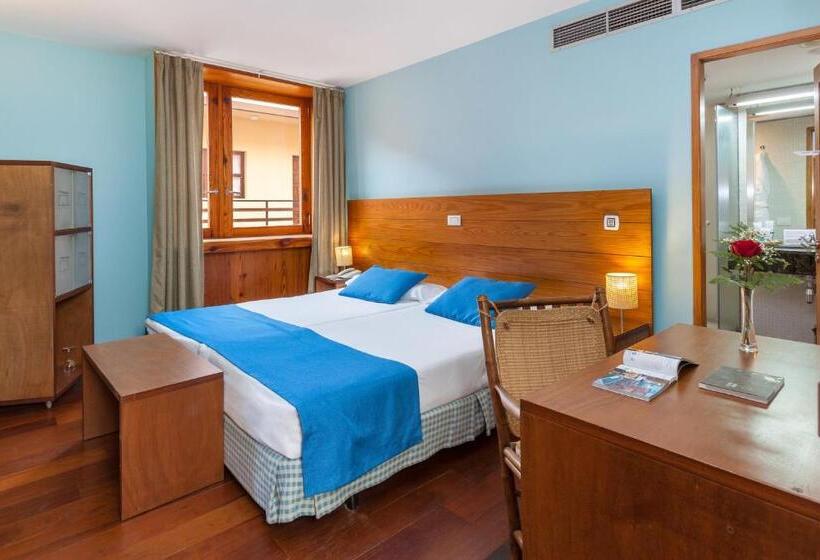 Номер Стандарт, Livvo La Quinta Roja