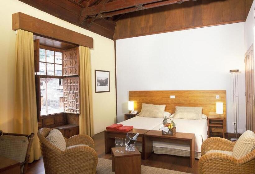 Номер Стандарт Плюс, Livvo La Quinta Roja