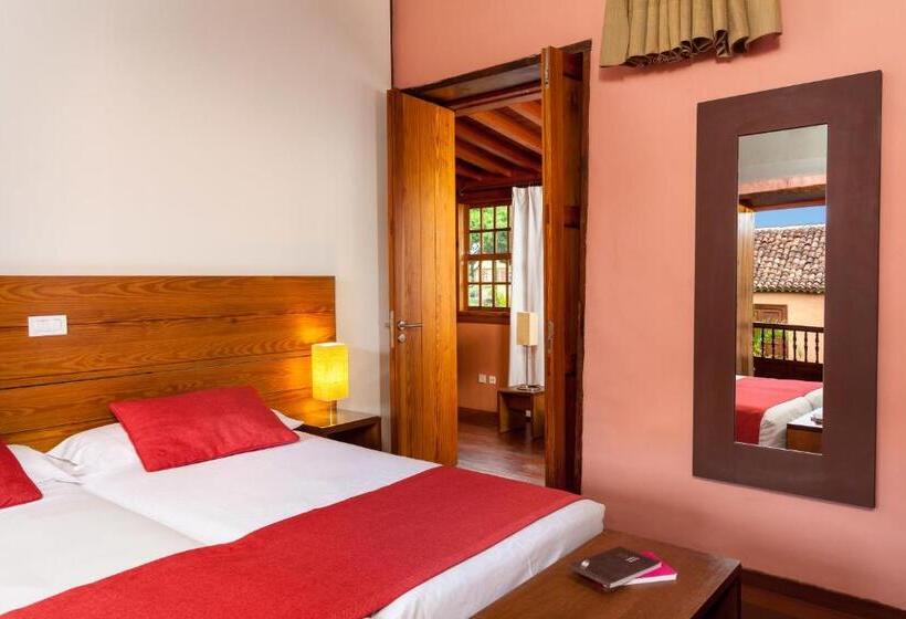 Полулюкс, Livvo La Quinta Roja