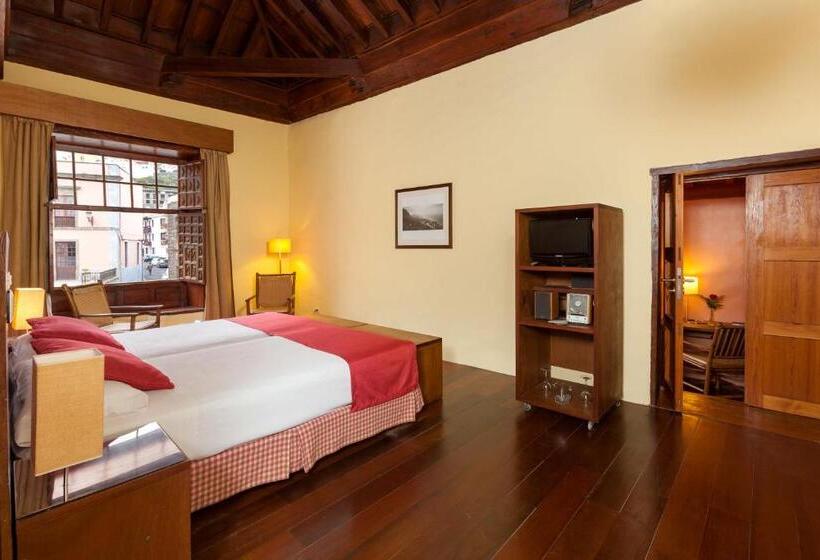 Полулюкс, Livvo La Quinta Roja