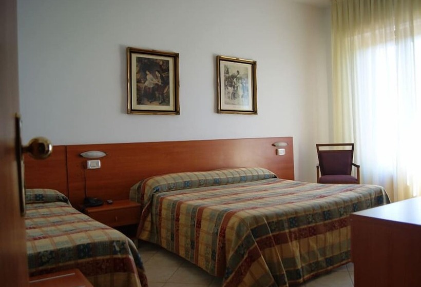 اتاق استاندارد سه نفره, Vico Alto Siena