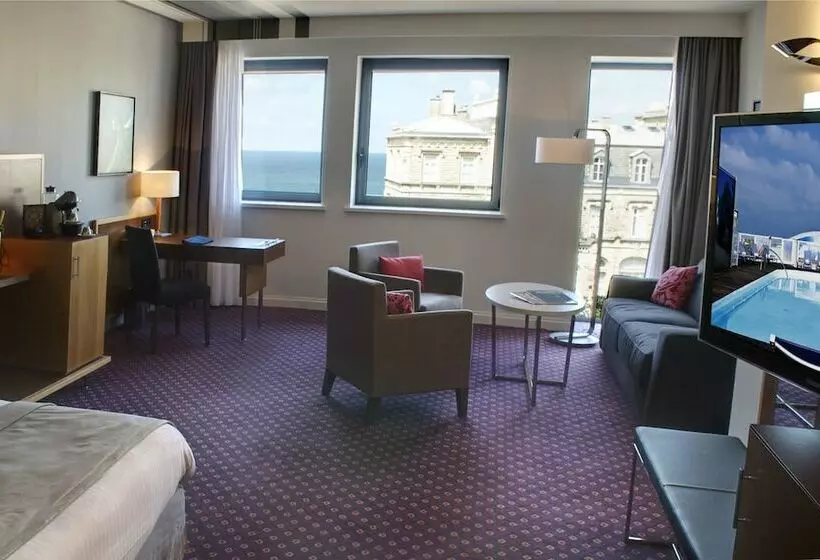 سوییت جونیور با چشم‌انداز دریا, Talaia Hôtel & Spa Biarritz  Mgallery Collection