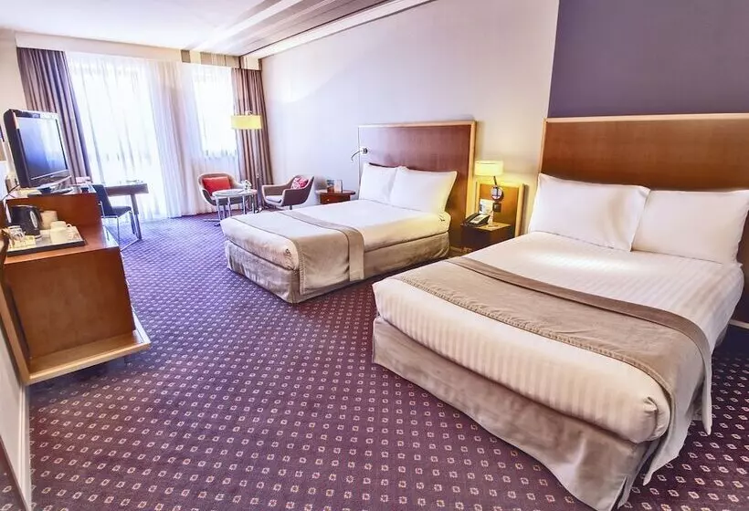 اتاق خانوادگی با چشم‌انداز دریا, Talaia Hôtel & Spa Biarritz  Mgallery Collection