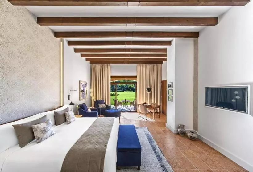 庭の見えるジュニアスイート, The St. Regis Mardavall Mallorca Resort