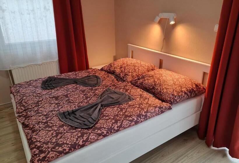 스탠다드 발코니 룸, Crystal és Susanne Panzió