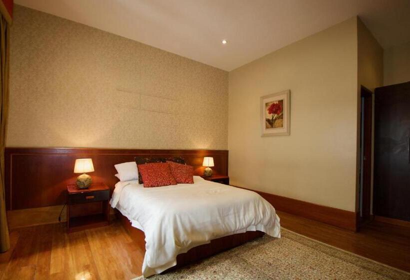 주니어 스위트 발코니, Pepe S House Cuenca I Hotel & Boutique Hostel