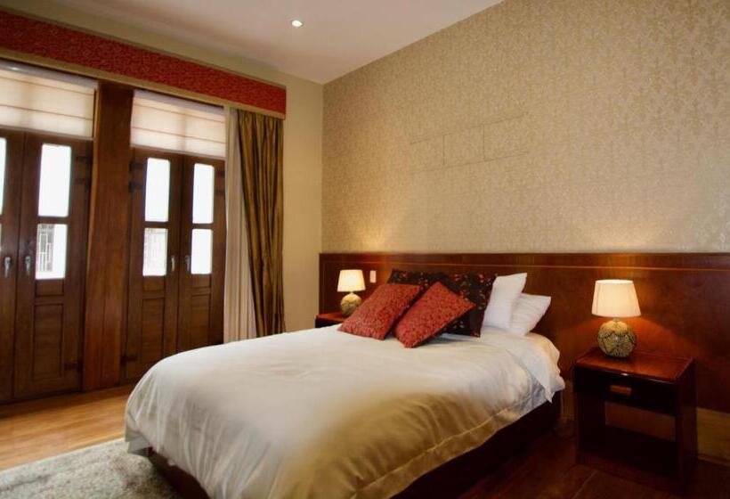 סוויטת ג'וניור עם מרפסת, Pepe S House Cuenca I Hotel & Boutique Hostel