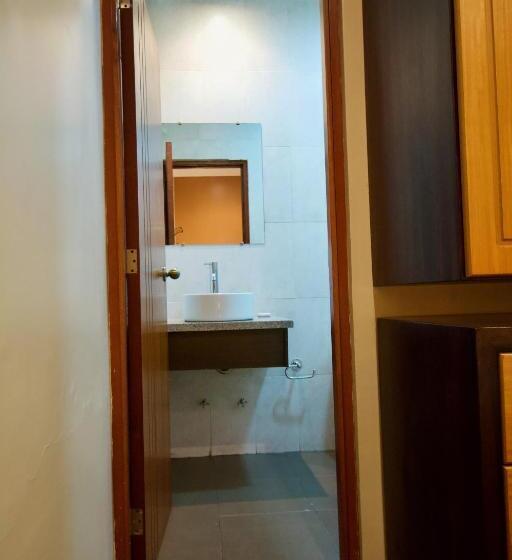 סוויטת ג'וניור עם מרפסת, Pepe S House Cuenca I Hotel & Boutique Hostel