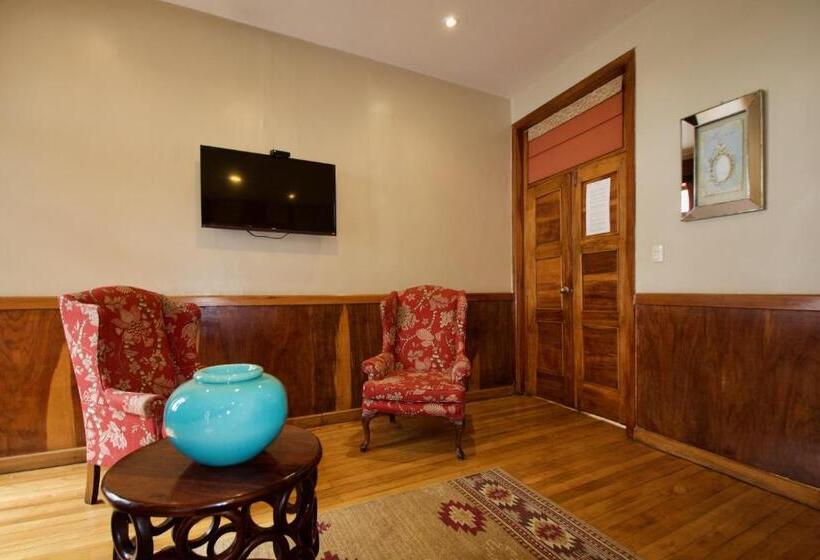 סוויטה עם מרפסת, Pepe S House Cuenca I Hotel & Boutique Hostel