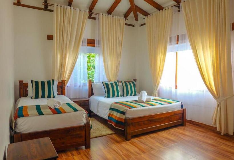 标准三人间, Gran Sirius