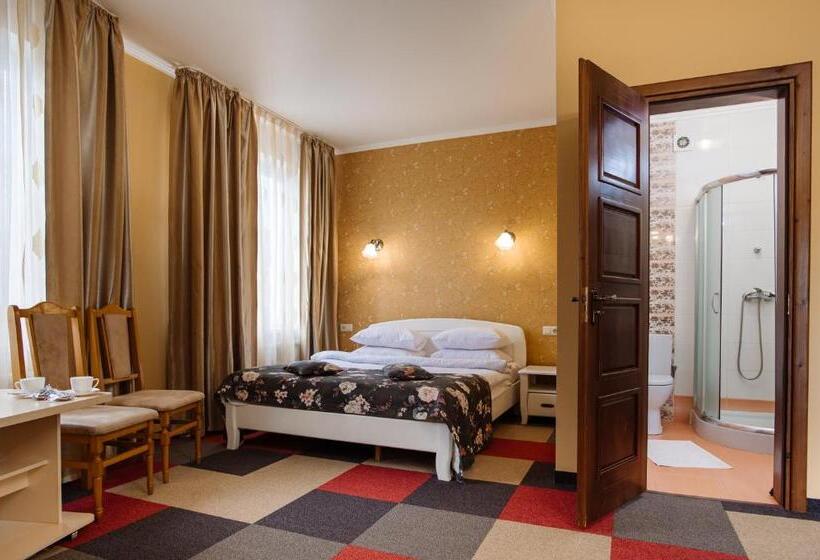 اتاق لوکس با بالکن, Na Horyzonti