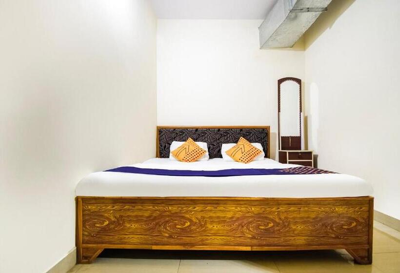 חדר קלאסי לשלושה, Oyo 69787 Pathak Guest House