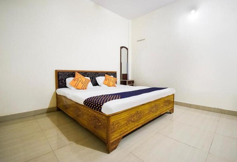 חדר קלאסי לשלושה, Oyo 69787 Pathak Guest House