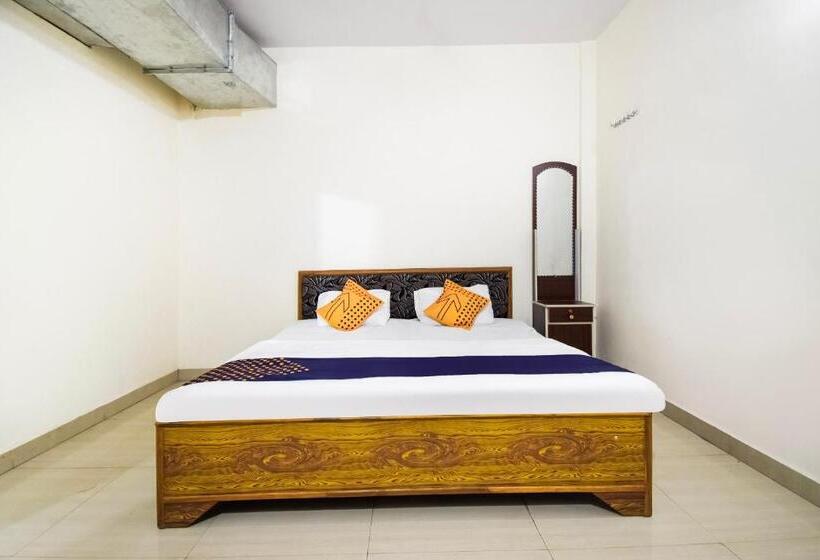 חדר קלאסי לשלושה, Oyo 69787 Pathak Guest House