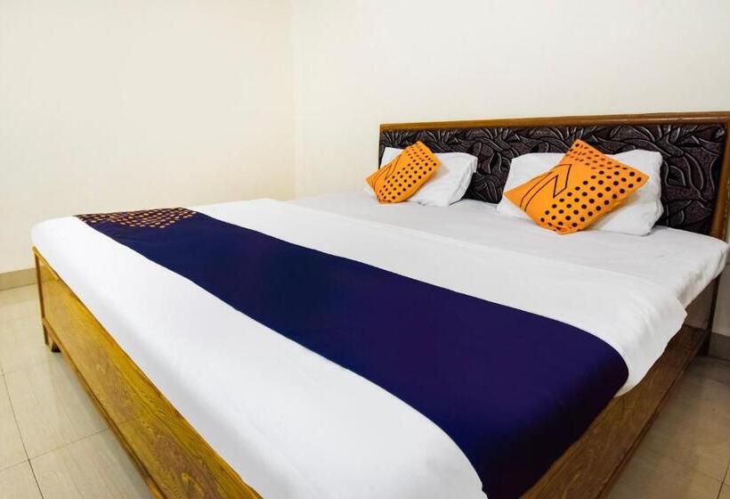 חדר קלאסי לשלושה, Oyo 69787 Pathak Guest House