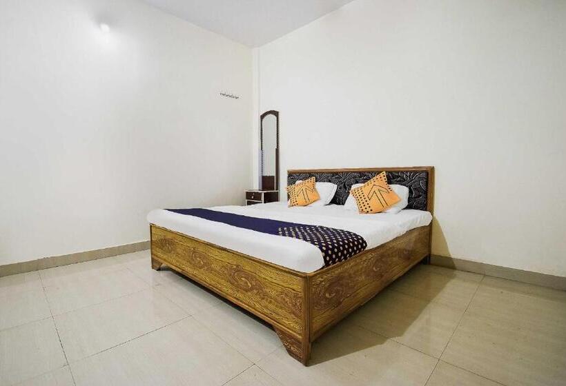 חדר קלאסי לשלושה, Oyo 69787 Pathak Guest House