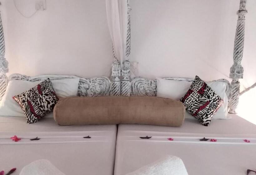 اتاق سوپریور با تخت بزرگ, Aquarius Club