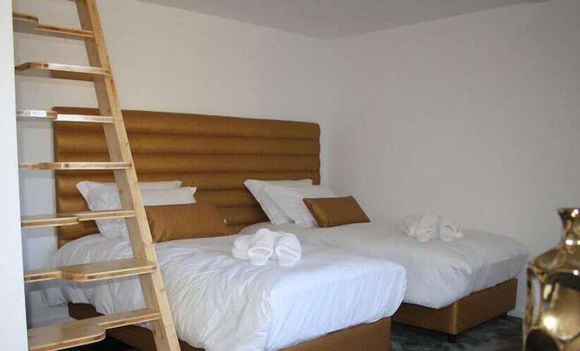 غرفة ديلوكس, Mallus