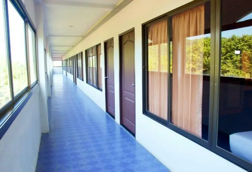 اتاق لوکس چهار تخته, Sichang Shine Khao Resort