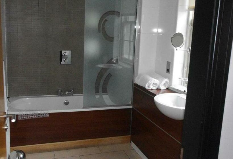 Номер Deluxe, Fletcher's Restaurant Bar & Rooms