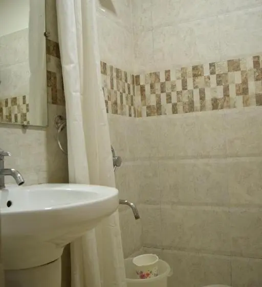 Suite Deluxe, Divud Ecom