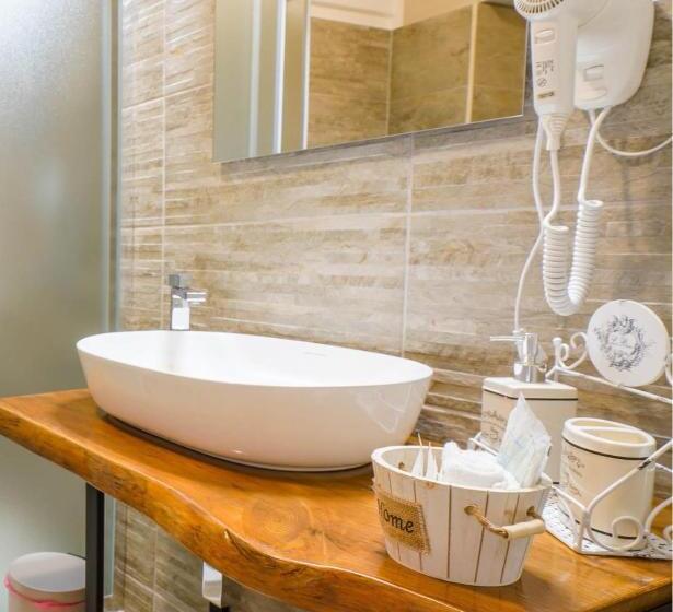 חדר משפחתי, Domo 'e Sa Rosa