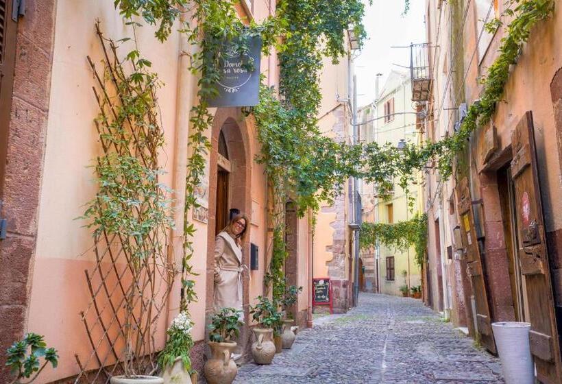 חדר משפחתי, Domo 'e Sa Rosa