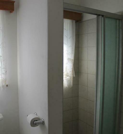 اتاق استاندارد با سرویس بهداشتی مشترک, Xenia Bed & Breakfast