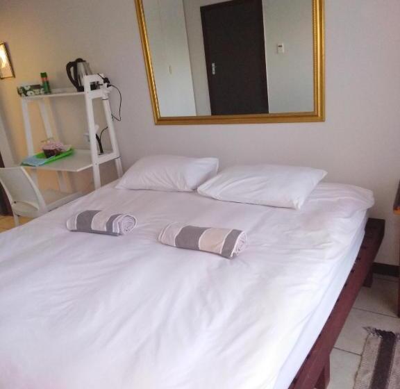 اتاق استاندارد, Xenia Bed & Breakfast