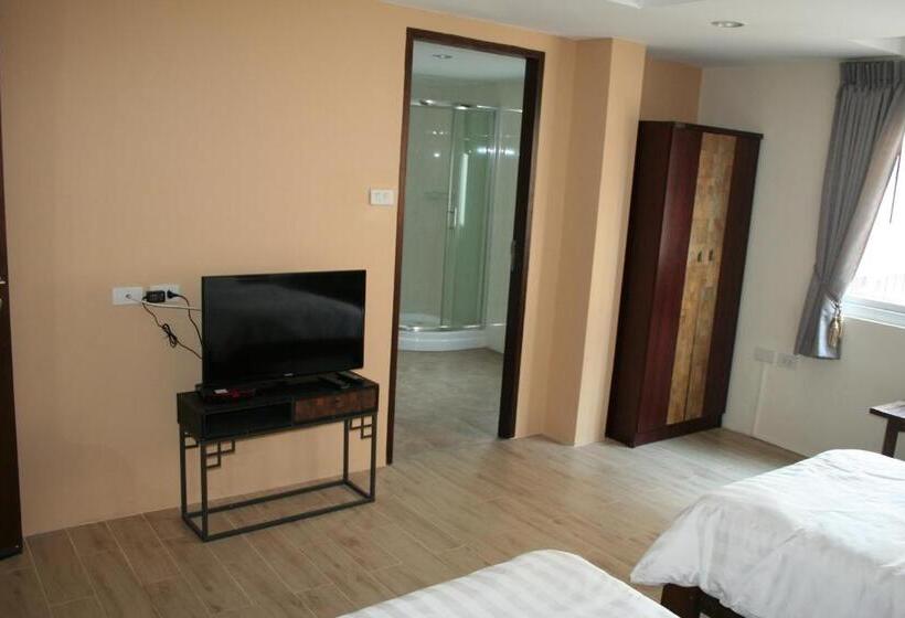 חדר סטודיו סטנדרד, Arcadia Maephim