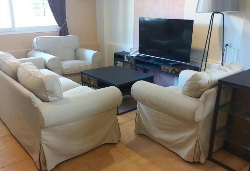 סוויטת ג'וניור, Arcadia Maephim