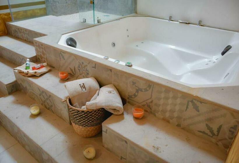 جناح ديلوكس, Hacienda San Isidro