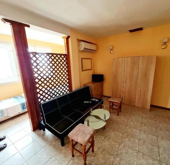 חדר קלאסי לארבעה, Guest House Petrovi