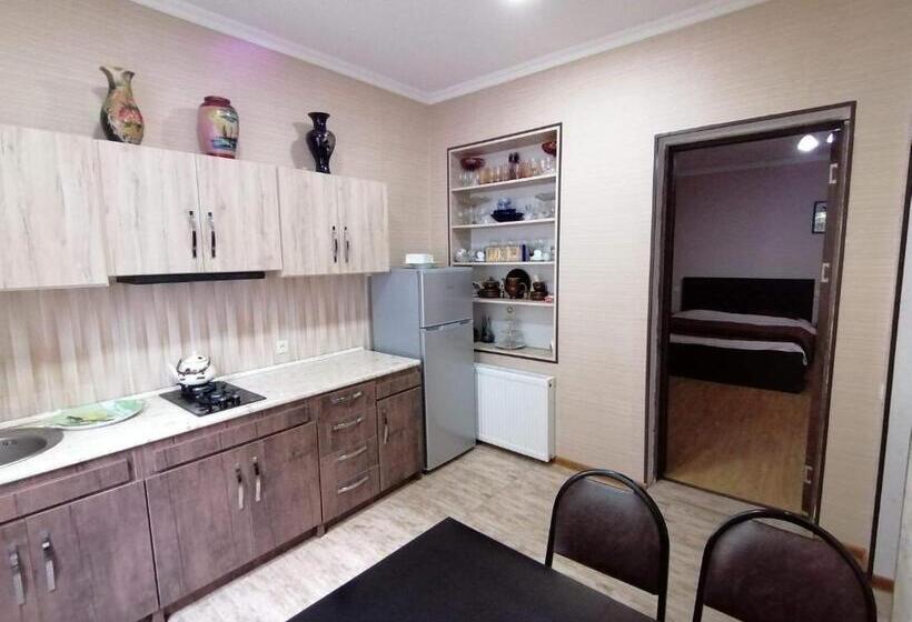 اتاق لوکس سه تخته, Ira & Vaso S Guest House Borjomipark