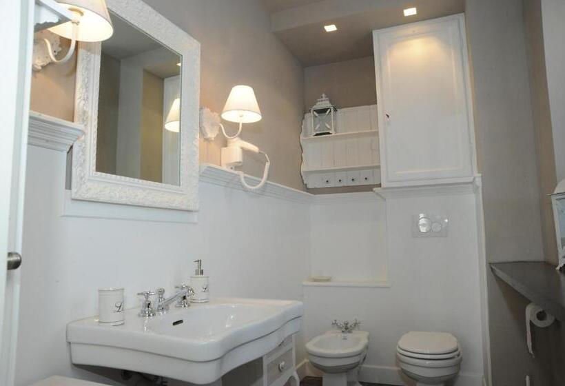 سوییت جونیور, La Mainolda B&b